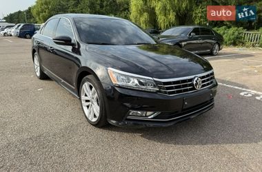 Седан Volkswagen Passat 2018 в Киеве