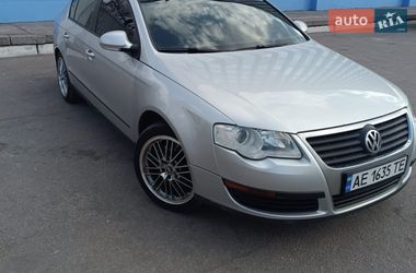 Седан Volkswagen Passat 2005 в Кам'янському