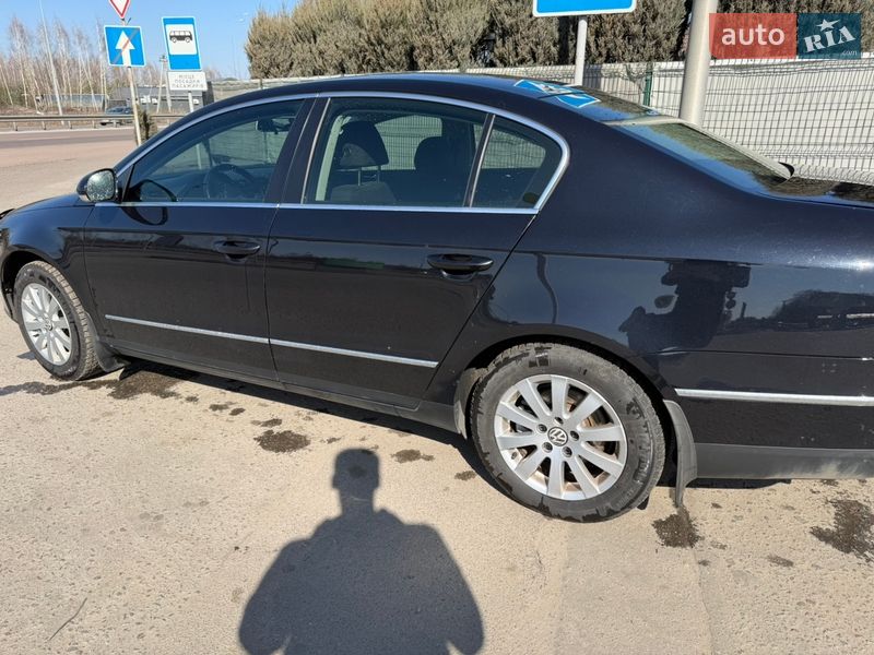 Седан Volkswagen Passat 2008 в Житомире