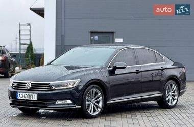 Седан Volkswagen Passat 2015 в Хусті