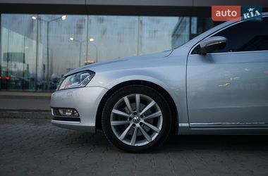 Седан Volkswagen Passat 2012 в Львові