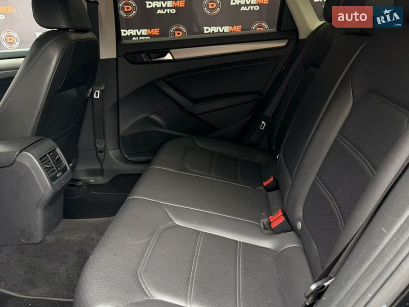 Седан Volkswagen Passat 2014 в Киеве