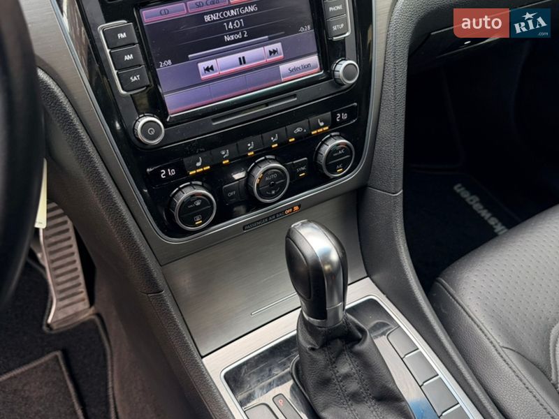 Седан Volkswagen Passat 2014 в Киеве