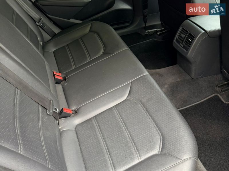 Седан Volkswagen Passat 2014 в Киеве
