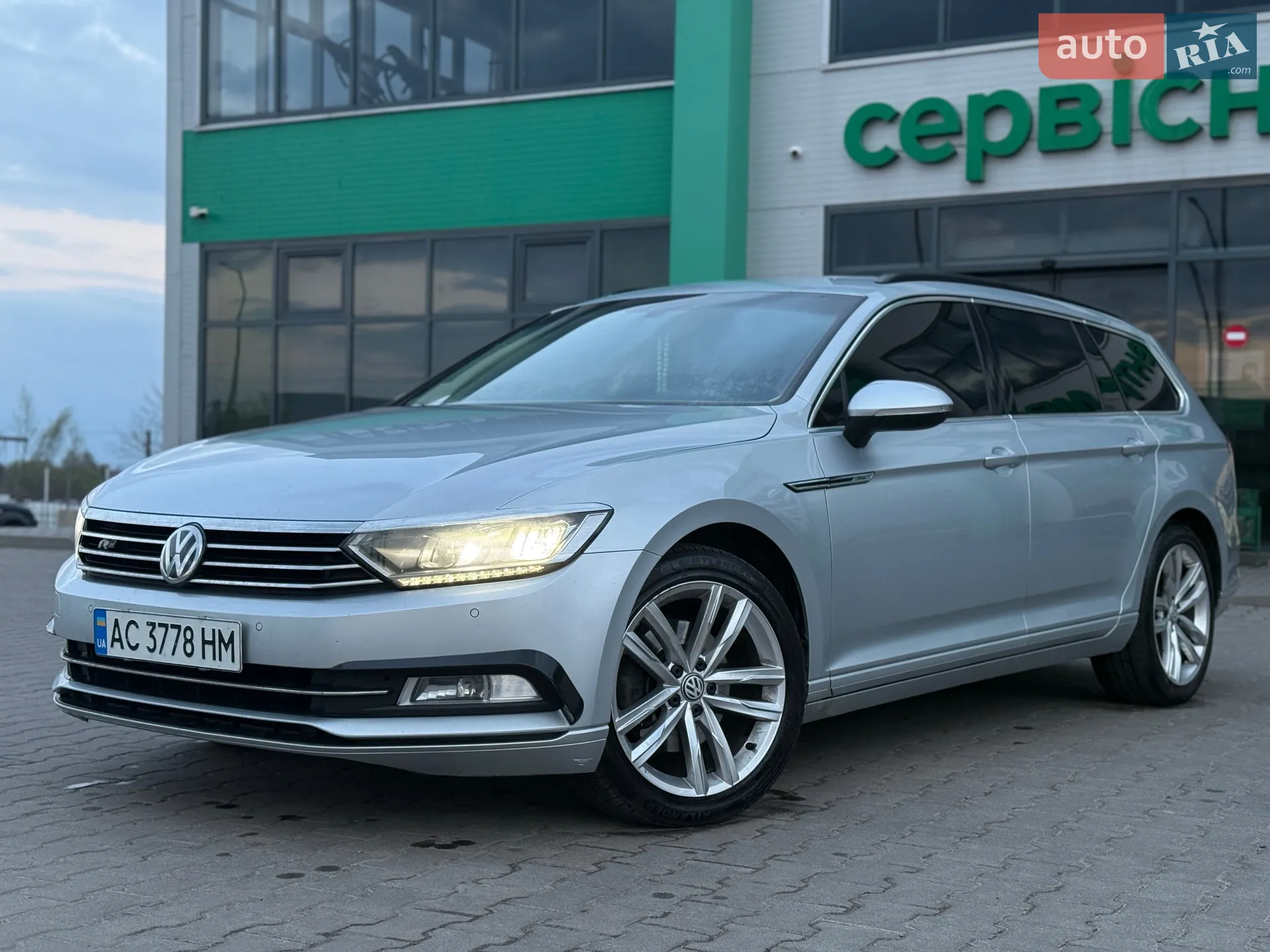 2016 Volkswagen Passat - мініатюра 2
