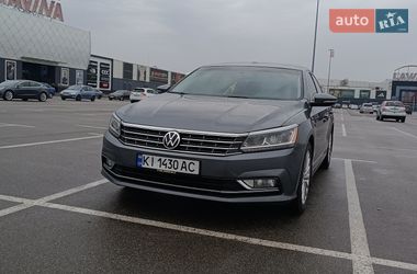 Седан Volkswagen Passat 2016 в Бородянке