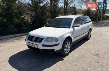 Седан Volkswagen Passat 2001 в Києві