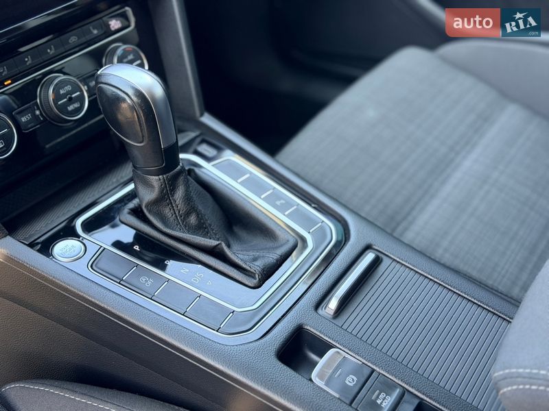 Универсал Volkswagen Passat 2020 в Львове