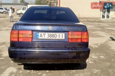 Седан Volkswagen Passat 1995 в Надворной