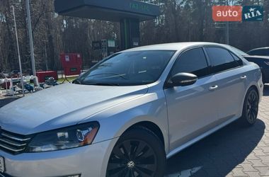 Седан Volkswagen Passat 2011 в Києві