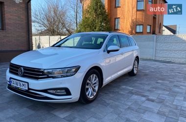 Універсал Volkswagen Passat 2019 в Житомирі