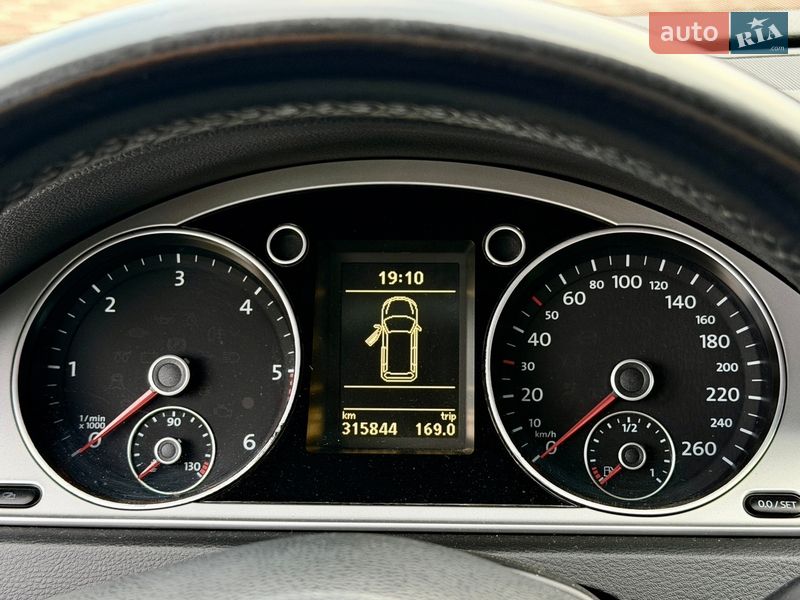 Універсал Volkswagen Passat 2011 в Львові
