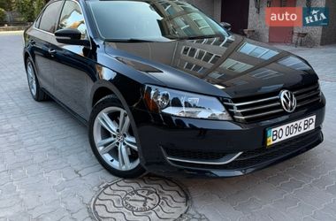 Седан Volkswagen Passat 2013 в Тернополі