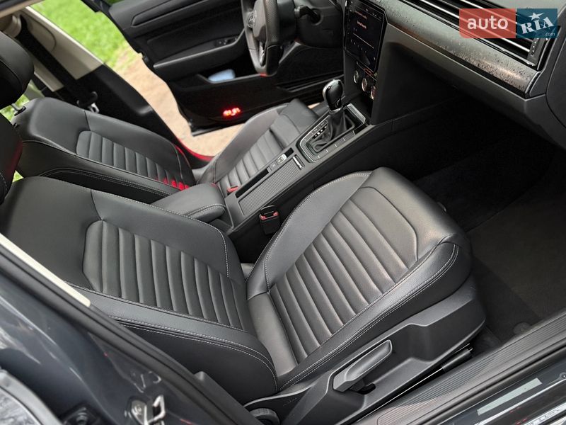 Седан Volkswagen Passat 2016 в Одессе