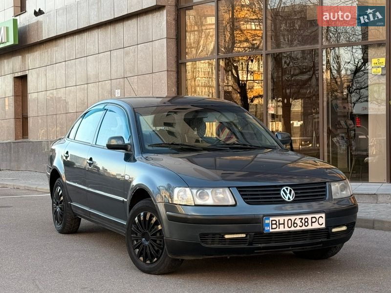 Седан Volkswagen Passat 1999 в Одессе