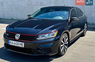 Седан Volkswagen Passat 2018 в Києві