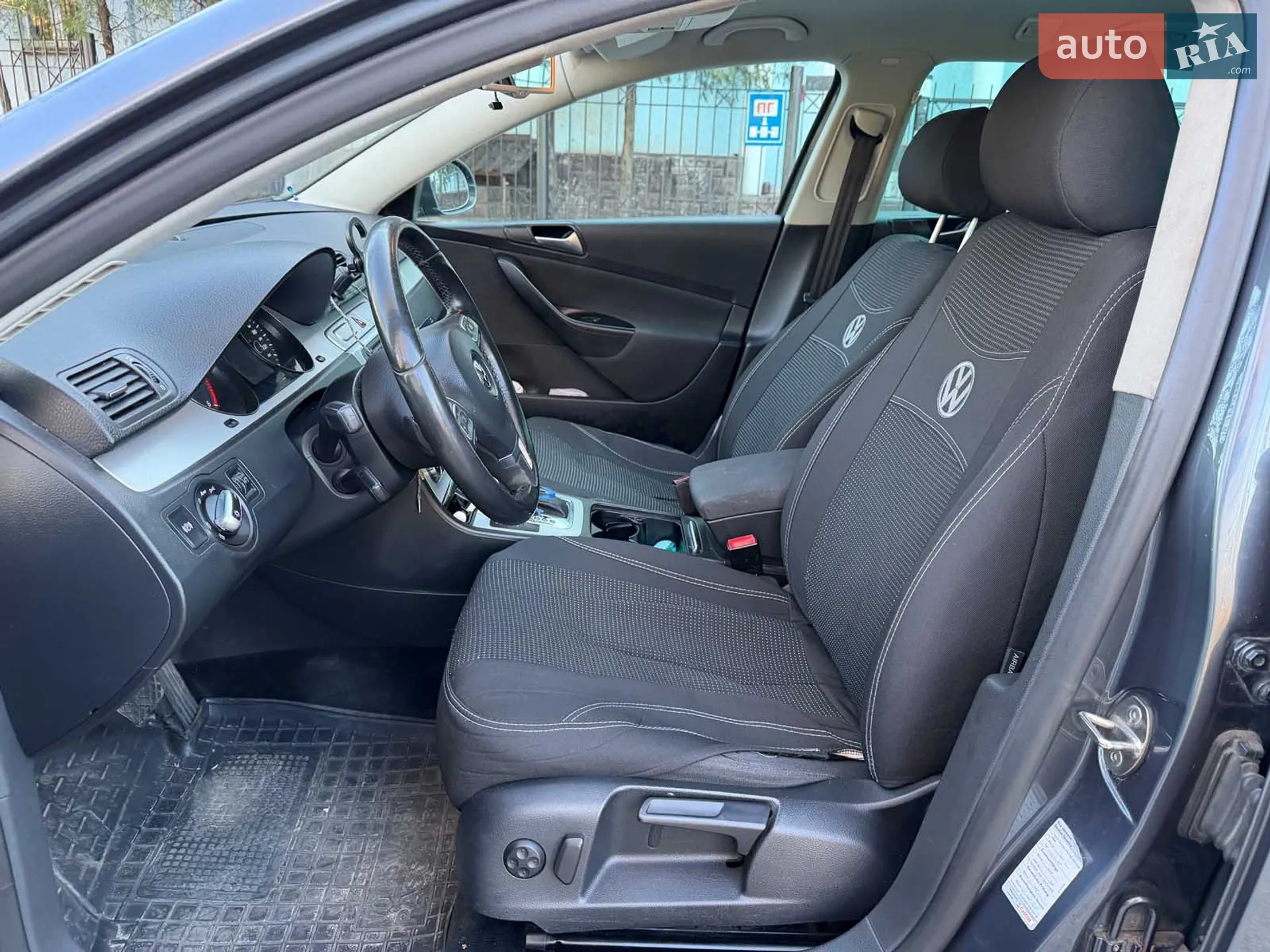 2010 Volkswagen Passat - мініатюра 12