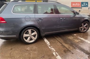 Універсал Volkswagen Passat 2013 в Києві