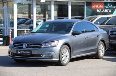 Седан Volkswagen Passat 2018 в Харькове