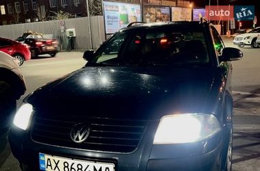 Універсал Volkswagen Passat 2004 в Харкові