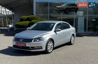 Седан Volkswagen Passat 2013 в Луцьку