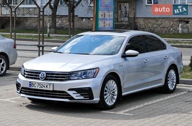 Седан Volkswagen Passat 2017 в Шептицькому