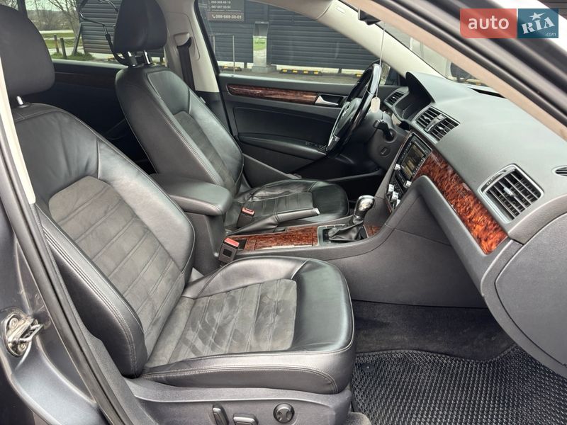 Седан Volkswagen Passat 2012 в Миргороде