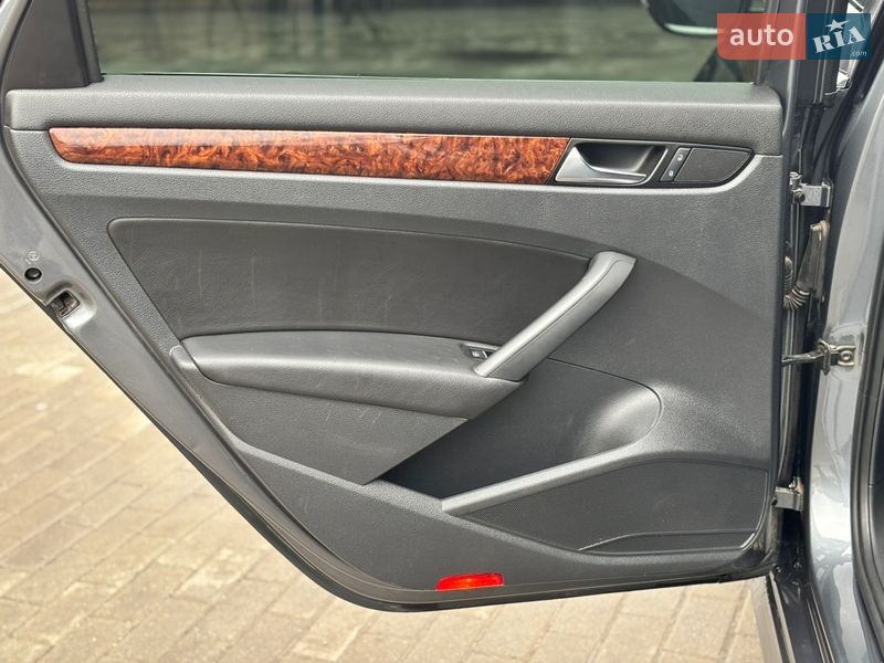 Седан Volkswagen Passat 2012 в Миргороде