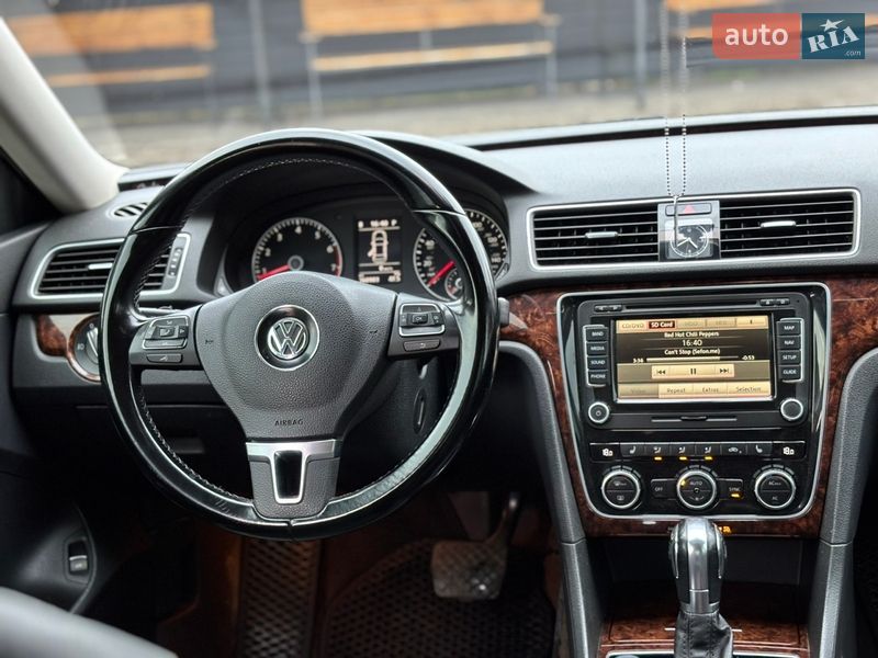 Седан Volkswagen Passat 2012 в Миргороде
