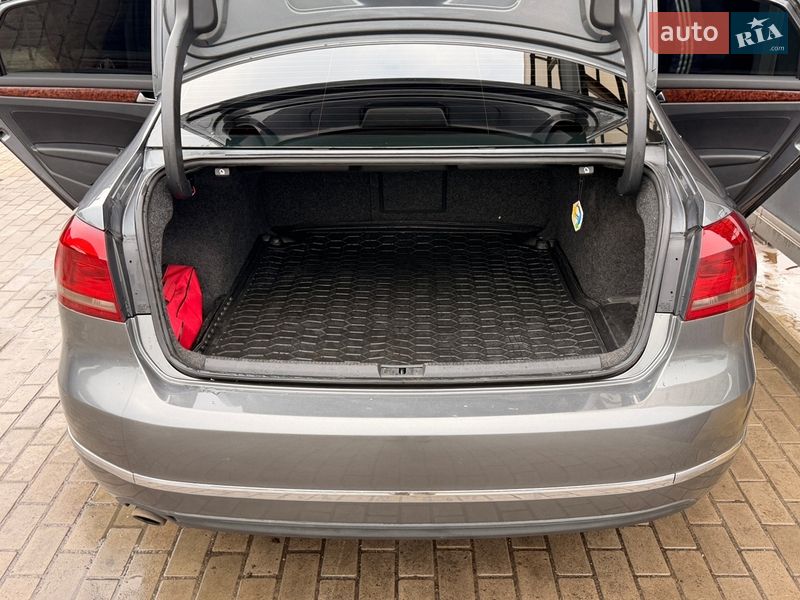 Седан Volkswagen Passat 2012 в Миргороде