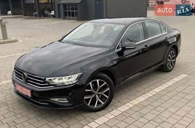 Седан Volkswagen Passat 2020 в Дрогобыче