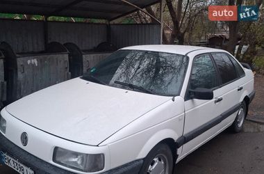Седан Volkswagen Passat 1988 в Ровно