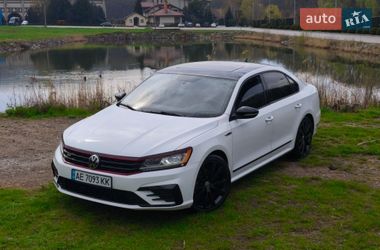 Седан Volkswagen Passat 2018 в Дніпрі