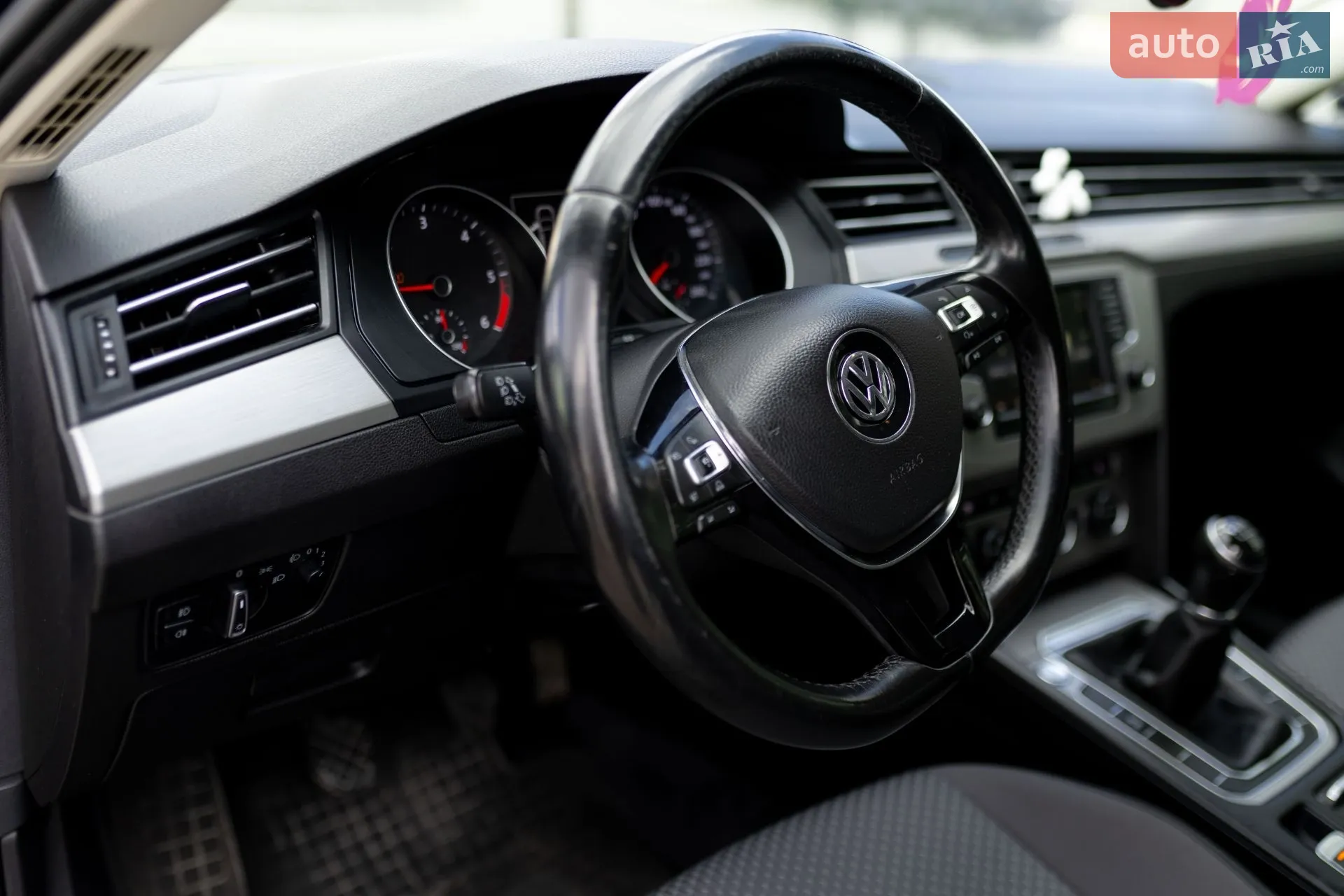 2015 Volkswagen Passat - мініатюра 28