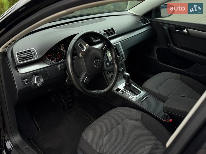 Седан Volkswagen Passat 2014 в Черновцах