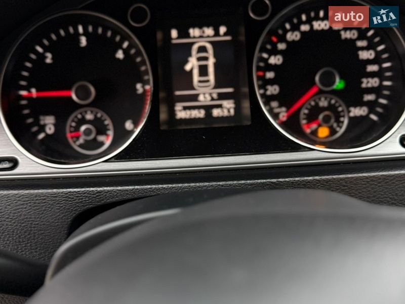 Седан Volkswagen Passat 2014 в Черновцах