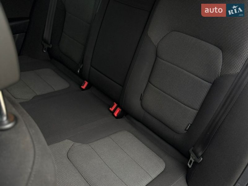 Седан Volkswagen Passat 2014 в Черновцах