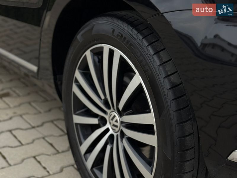 Седан Volkswagen Passat 2014 в Черновцах