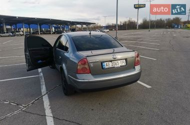 Седан Volkswagen Passat 2003 в Запорожье