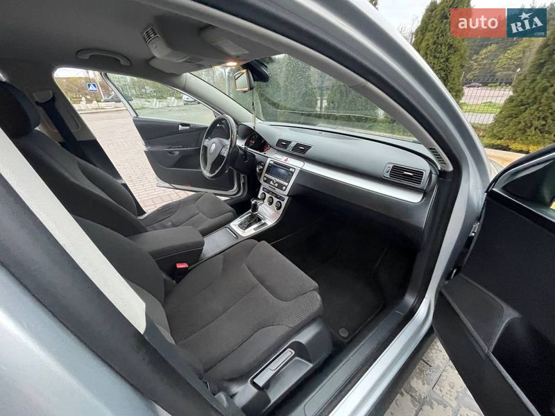 Универсал Volkswagen Passat 2009 в Вараше