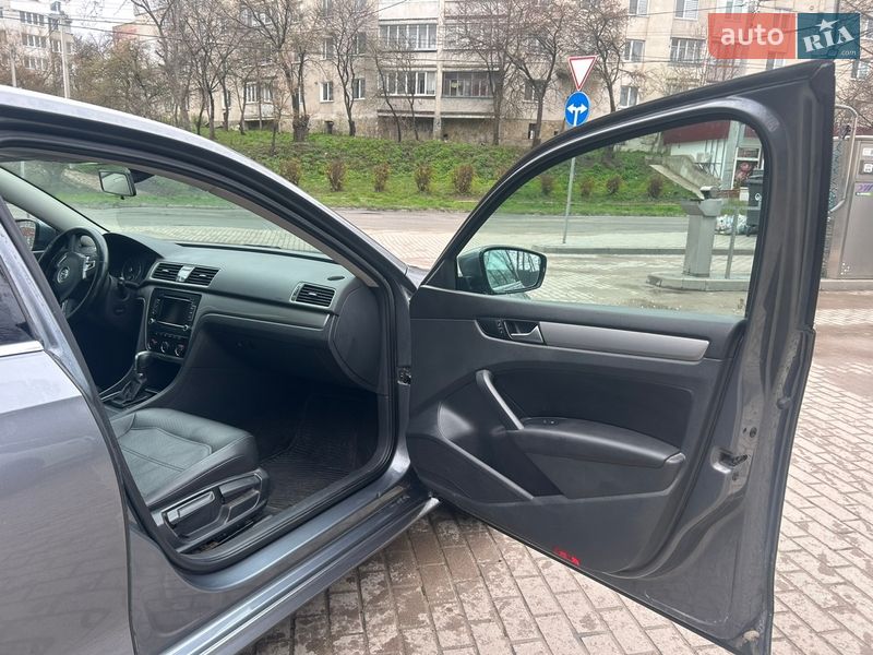 Седан Volkswagen Passat 2015 в Тернополе
