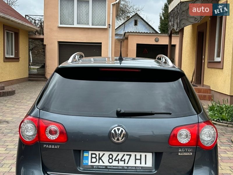 Универсал Volkswagen Passat 2010 в Ровно