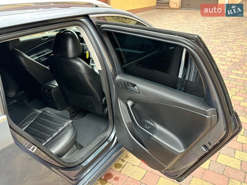 Универсал Volkswagen Passat 2010 в Ровно
