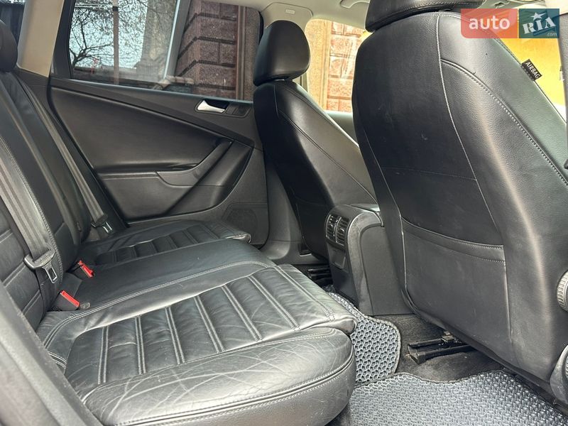 Универсал Volkswagen Passat 2010 в Ровно