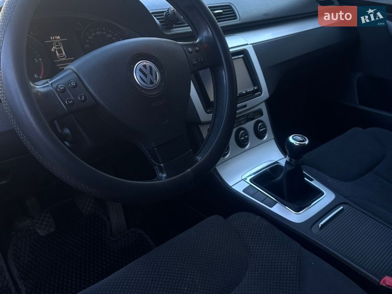 Универсал Volkswagen Passat 2009 в Киеве