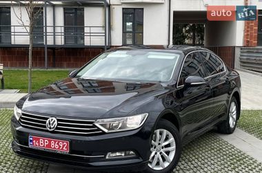 Седан Volkswagen Passat 2017 в Самборе