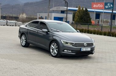Седан Volkswagen Passat 2015 в Хусте