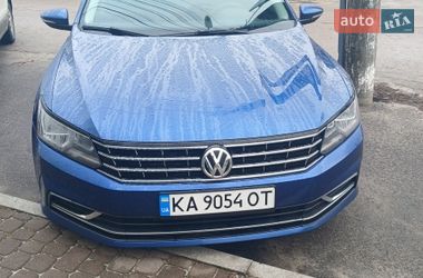 Седан Volkswagen Passat 2016 в Киеве