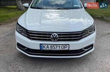 Седан Volkswagen Passat 2017 в Киеве