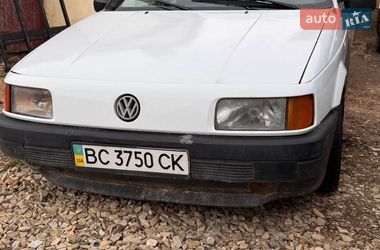 Универсал Volkswagen Passat 1989 в Хырове
